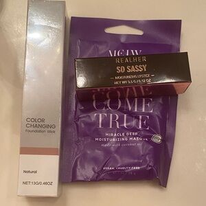 RealHer Lips , Color Changing Foundation. Face mask Bundle.